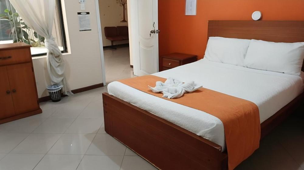 Hotel Miraflores Ibarra Esterno foto